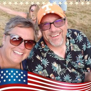 Meet your Posher, Lora